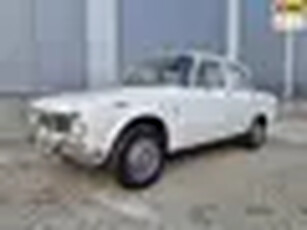 Alfa Romeo GIULIA 1300 met 2 liter motor en sper