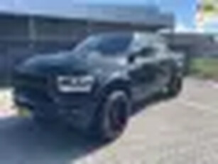 Dodge Ram 1500 5.7 V8 4x4 Crew Cab Laramie night edition Luchtvering 22 inch LPG/G3