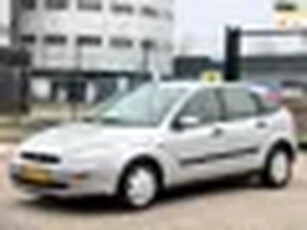 Ford Focus 1.6-16V Ghia/INRUILKOOPJE/VOL JAAR APK INCL