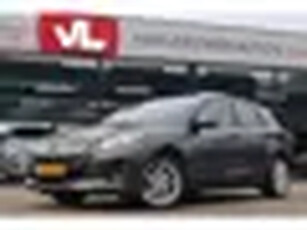 Mazda 3 1.6 Navigator Stoelverwarming Clima Afneembare Trekhaak