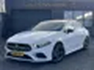 Mercedes-Benz A-klasse 180 Business Solution AMG 1e Eigenaar,Schuifdak,Camera,Navi,Stoelverwarming,P