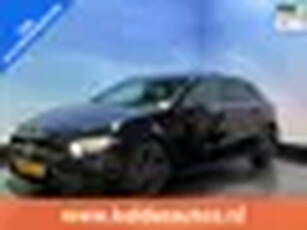 Mercedes-Benz A-klasse 180 Business Solution AMG Night Upgrade Panorama Dak Clima Navi Camera