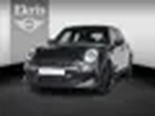 MINI 5-deurs Cooper Aut. Driving Assistant Pakket + Piano Black Exterior pack