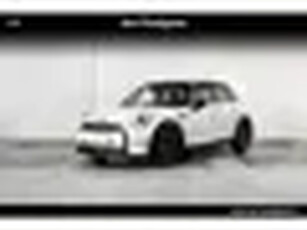 MINI 5-deurs Cooper Classic uitvoering Park Distance Control Navigatiesysteem Apple Carplay