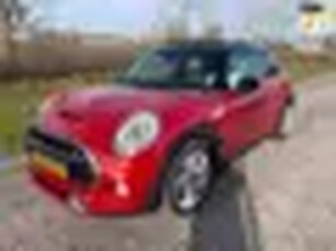 Mini Cooper S 2.0 -Aut-pano-Navi