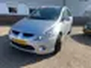 Mitsubishi Grandis 2.4-16V Limited