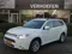 Mitsubishi Outlander 2.0 PHEV Instyle+ - PANORAMADAK - CLIMATE CONTROL - NAVIGATIE - LANE ASSIST - S