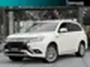 Mitsubishi Outlander 2.4 PHEV Pure+ Navigatie met Carplay/Android Stoelverwarming