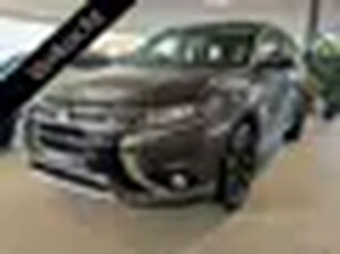 Mitsubishi Outlander Verkocht 2.0 PHEV Pure Business 18'' LMV Navi 4 seizoens banden Navigatie, PDC,