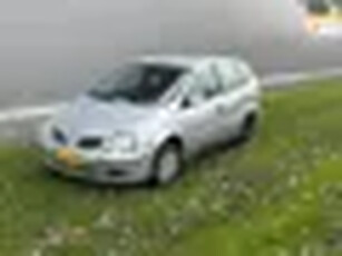 Nissan Almera Tino 1.8 Visia