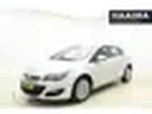 Opel Astra 1.4 Turbo 120pk Blitz Navigatie Airco Bluetooth Cruise control Lichtmetalen vel