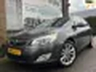 Opel Astra 1.6 CosmoLederTrekhaakClimaCruise