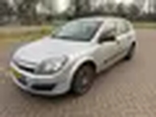 Opel Astra 1.6 Essentia Automaat / Airco