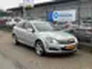 Opel Astra GTC 1.8 Executive Recaro Xenon