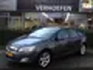 Opel Astra Sports Tourer 1.4 Edition - NAVIGATIE - CRUISE / CLIMATE CONTR - PARK SENS - TREKHAAK !