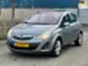 Opel Corsa 1.4-16V Cosmo glazendak! Airco! LM velgen! NAP! Luxe uitvoering!