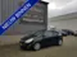 Opel Corsa 1.4-16V Satellite uitvoering airco / stuur /stoelverwarming !!!