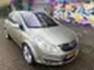 Opel Corsa 1.7 CDTi Executive navigatie dikke velgen airco elektrische ramen cv half leer mooi kleur