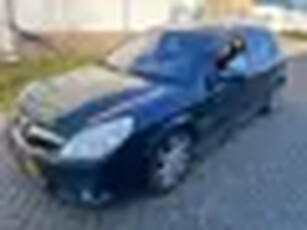 Opel Signum 3.0 V6 CDTi Sport LEES TEKS