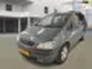 Opel Zafira 1.8-16V Elegance