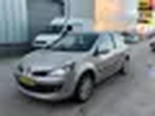 Renault Clio 1.4-16V Exception XENON AIRCO