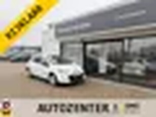 Renault Clio 1.6 16v Automaat 110 Night & Day weinig km's! navigatie parkeersensor cruise co