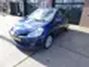 Renault Clio 1.6-16V Initiale