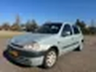 Renault Clio 1.6-16V Initiale (bj 2000)