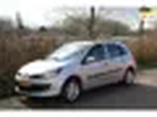 Renault Clio Estate 1.6-16V Dynamique