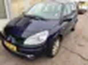 Renault Grand Scénic 2.0-16V Tech Line 7p.