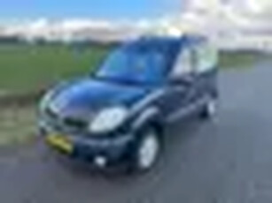 Renault Kangoo 1.6-16V Privilège (bj 2004)