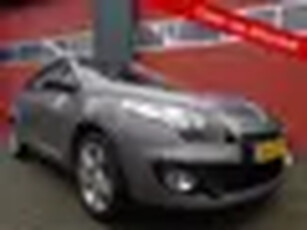 Renault Mégane Estate 1.2 TCe Bose 116PK Clima Navi Pano-Dak Cruise LMV 6-BAK Trekhaak 2E-Eigenaar N