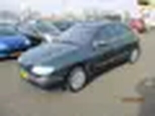 Renault Mégane Renault Mégane 1.6e RT 5drs-airco-ZEER WEINIG KM