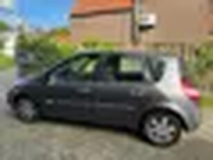 Renault Scénic 1.6-16V Dynamique Comfort Automaat