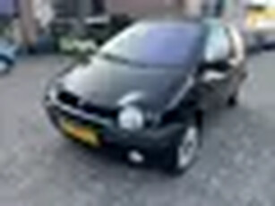 Renault Twingo 1.2 Kenzo,bj.2005,kleur:zwart,airco,panoramadak,sportvelgen,APK 02/2026 en NAP met 23