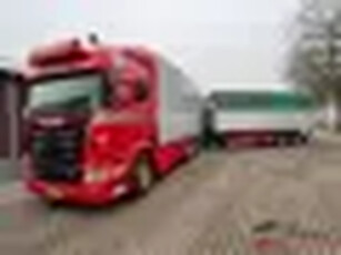 Scania R 500 LB 6X2*4 HNA Euro 3 V8 Handgeschakeld met HIAB LOGLIFT F120S79R kraan Aluminium bak en