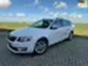 Skoda Octavia Combi 1.2 TSI Greentech Ambition Businessline DSG Automaat 2014 Trekhaak Navigatie Blu