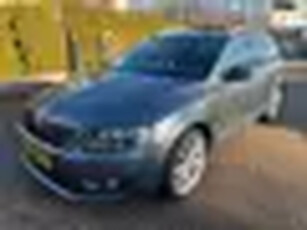 Skoda Octavia Combi 1.6 TDI AUT Elegance Bus.Line BTW ECC PANO NAVI LMV PDC XENON