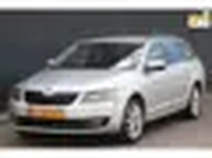 Skoda Octavia Combi 2.0 TDI Elegance Xenon/Half-Leder/Navigatie/Parkeersensor v,a/Stoelverwarming