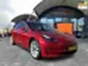 Tesla Model 3 Long Range AWD 75 kWh 90% SOH Trekhaak 1.000kg Rood Metallic / Wit Leder