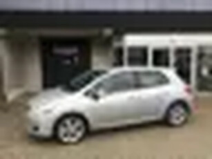 Toyota Auris 1.8 Full Hybrid Executive / NAVI / CAMERA / ALU VELGEN / KEYLESS / NL-AUTO