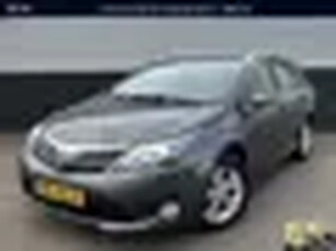 Toyota Avensis Wagon 1.8 VVTi Business edition Automaat Automaat, Stoelverwarming, Climate control,