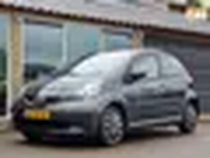 Toyota Aygo 1.0-12V + (Airco / 5 Deurs / Elektrische ramen / Centrale vergrendeling / NL Auto / NAP)