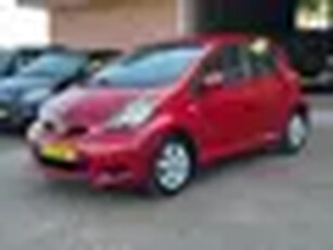 Toyota Aygo 1.0-12V Aspiration Red Navigator AIRCO, 5DRS, APK!!