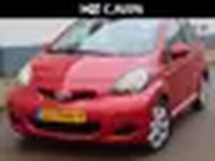 Toyota Aygo 1.0-12V Aspiration Red Navigator MET NIEUWE APK