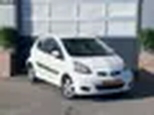 Toyota Aygo 1.0-12V Comfort / AIRCO / NAP / AUX / 5 DEURS / LM VELGEN / ELEK PAKKET /