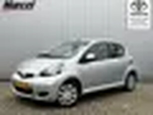 Toyota Aygo 1.0-12V Comfort NL Auto Airco 5-drs Nieuwe APK! Centrale vergrendeling Stuur bekrachtigi