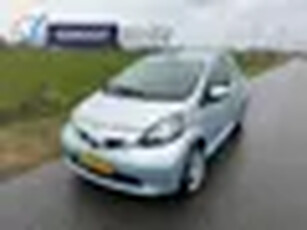 Toyota Aygo 1.0-12V + ONDERHOUDSBOEKJE ! (bj 2006)