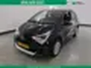 Toyota Aygo 1.0 VVT-i 72pk x-play Apple Carplay/Android Auto Achteruitrijcamera Airco Ledere