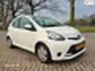 Toyota Aygo 1.0 VVT-i Aspiration Dealer onderhouden airco elektrische ramen cv op afs